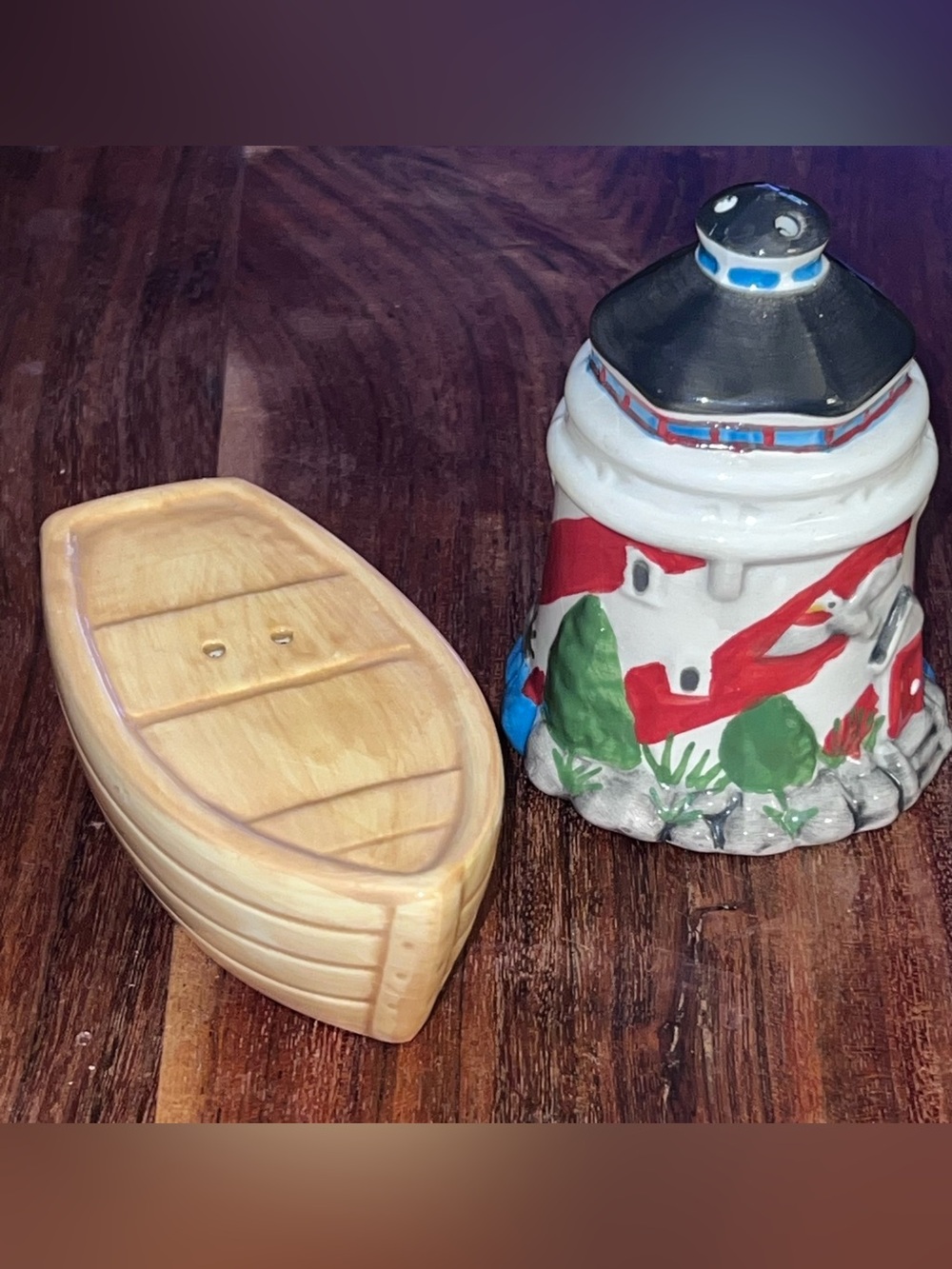 Vintage Beachcombers Lighthouse Boat Salt & Pepper Shaker Set 2005